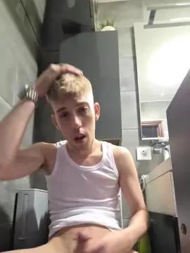 Cam4 Free Porn Cam of twinkboy24hot