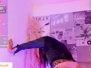 Cam4 Live Sex of Miacavallii_