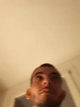 Cam4 Free Porn Cam of gonz_yallow