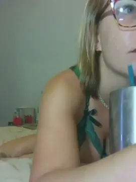 Cam4 Watch Live Sex Cams of Melthemilf