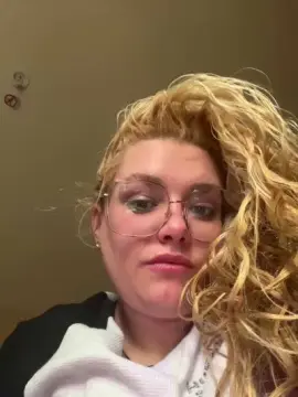 Cam4 Live Sex of rosavell