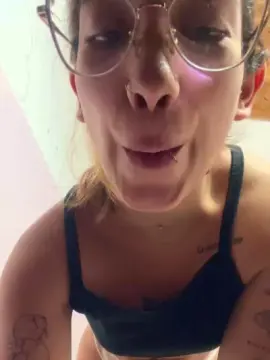 Cam4 Free Live Porn of anahi50