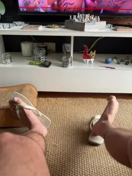 Cam4 Watch Live Sex Cams of dot_feet