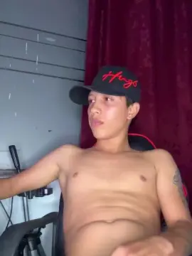 Cam4 Live Sex Cam of HANDSOME_BOY23