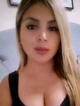 Cam4 Watch Live Sex Cams of Booooh00