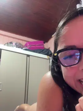 Cam4 Private Sex Chat of Renatinhaaaa