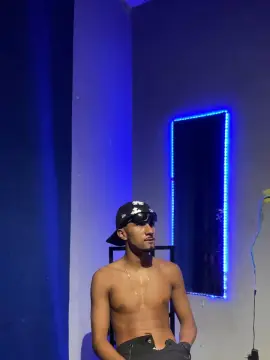 Cam4 Nude Webcam of soarezx