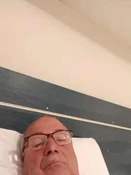 Cam4 Live Porn of minuzzo61