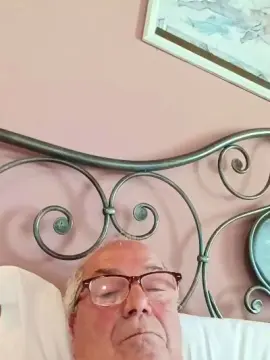 Cam4 Live Sex of minuzzo61