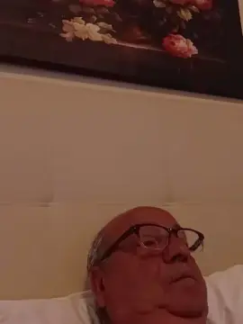 Cam4 Live Sex of minuzzo61