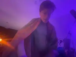 Cam4 Free Live Porn of Leanblondboy