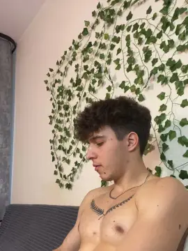 Cam4 Free Porn Cam of bravo_maestro