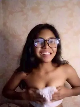 Cam4 Watch Live Sex Cams of Maella2