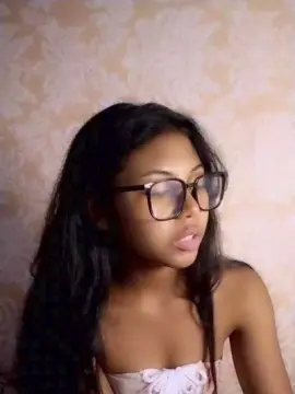 Cam4 Nude Webcam of Maella2