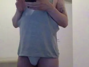 Cam4 Free Live Porn of coolguynicebutt