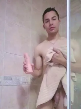 Cam4 Live Sex of pequeboy_hot