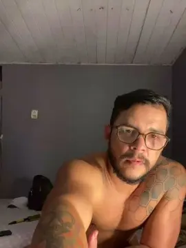 Cam4 Live Porn of oliversexy1