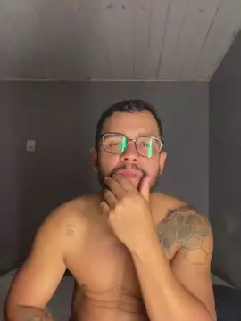 Cam4 Free Live Porn of oliversexy1