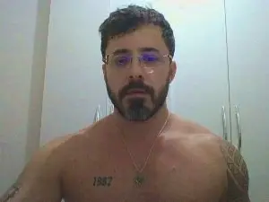 Cam4 Sex Chat of Alers87