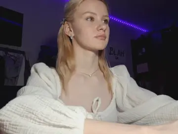 Cam4 Sex Cam of KarmenBarella