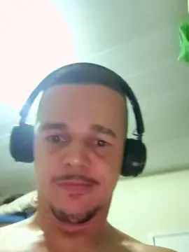 Cam4 Free Live Porn of Kennygaucho1