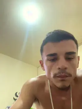 Cam4 Free Live Porn of Claudin01