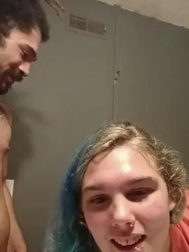 Cam4 Sex Chat of SNOWBUNNYNDADDY