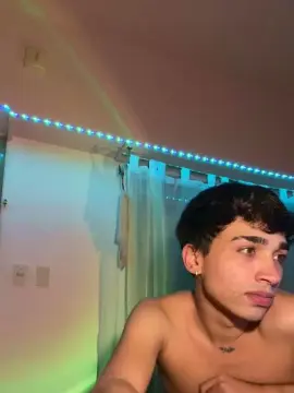 Cam4 Live Sex Cam of Devilboyzzz