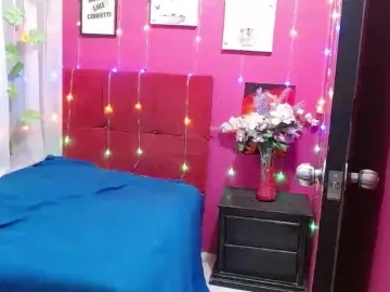 Cam4 Free Live Porn of LUCCASBIGCOCK