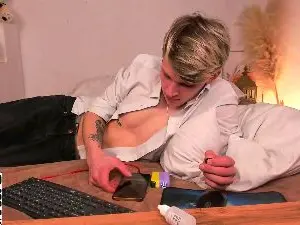 Cam4 Adult Webcam of Volan_Starts