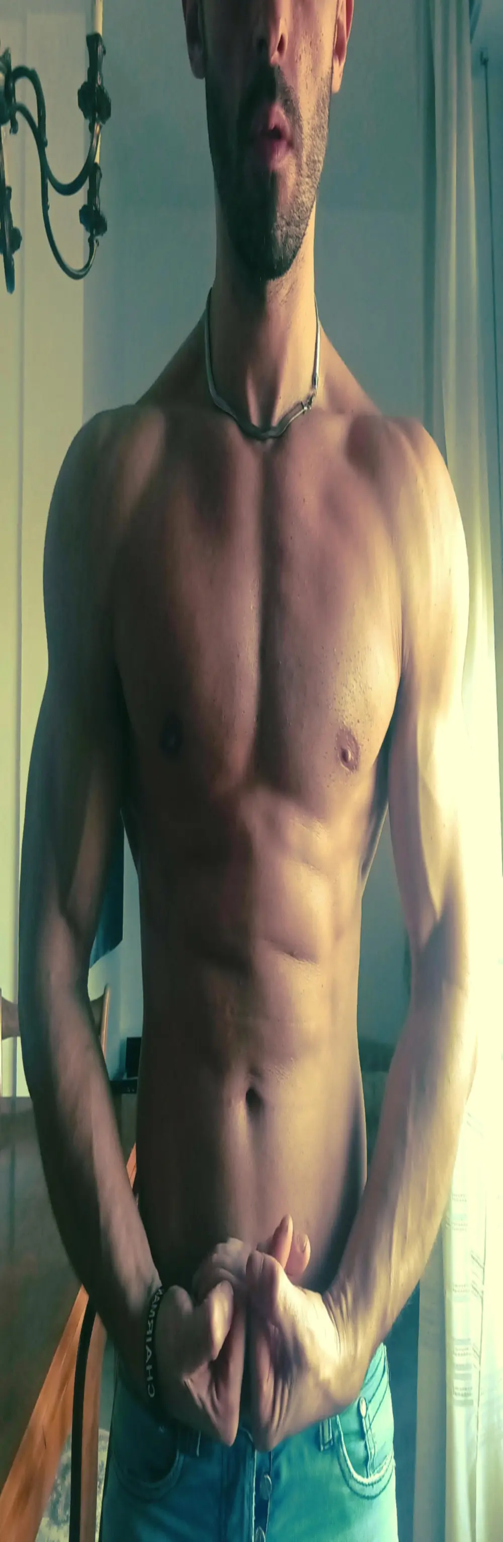 Gil_Hot_