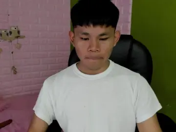 Cam4 Nude Webcam of Tommy_cherry