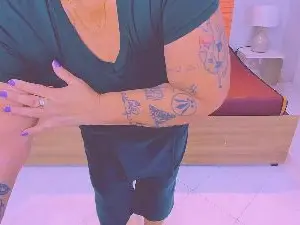 Cam4 Live Porn of laura_riley