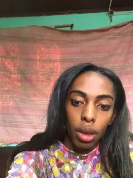 Cam4 Nude Webcam of Minahtravestie