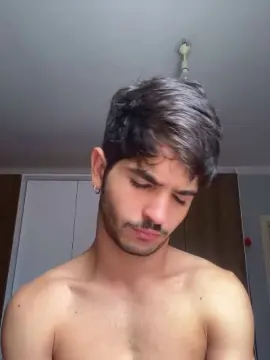 Cam4 Free Live Porn of Mauriciobueno20