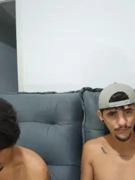 Cam4 Nude Webcam of Levi_Henrique