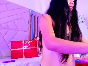 Cam4 Live Porn of AriHale