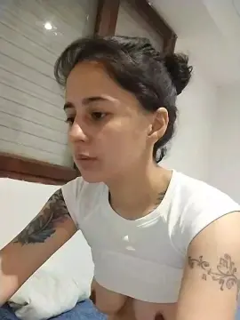 Cam4 Free Live Porn of latina120