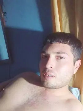 Cam4 Free Live Porn of Kevinnbrida22