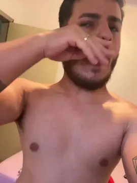 Cam4 Live Porn of victorhneves883