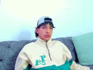 Cam4 Watch Live Sex Cams of KroyWave