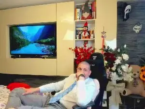 Cam4 Free Live Porn of CRISSETAN