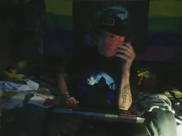 Cam4 Free Live Porn of biteme69691