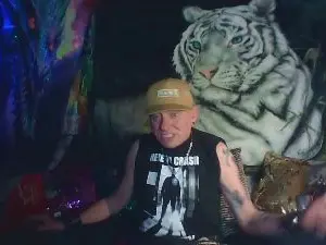 Cam4 Watch Live Sex Cams of biteme69691