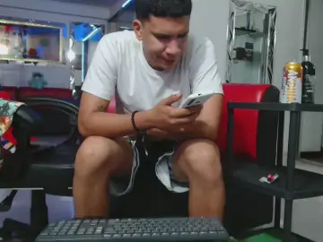 Cam4 Watch Live Sex Cams of Damyan_2003