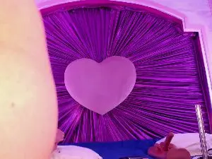 Cam4 Free Live Porn of Elly_Miller