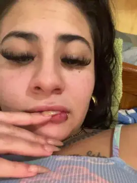 Cam4 Live Sex Cam of pelucheee3