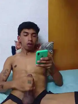 Cam4 Free Live Porn of Binhoboss