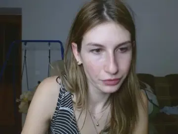 Cam4 Adult Webcam of Evelyn_21_m