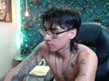 Cam4 Live Sex Cam of derekfly